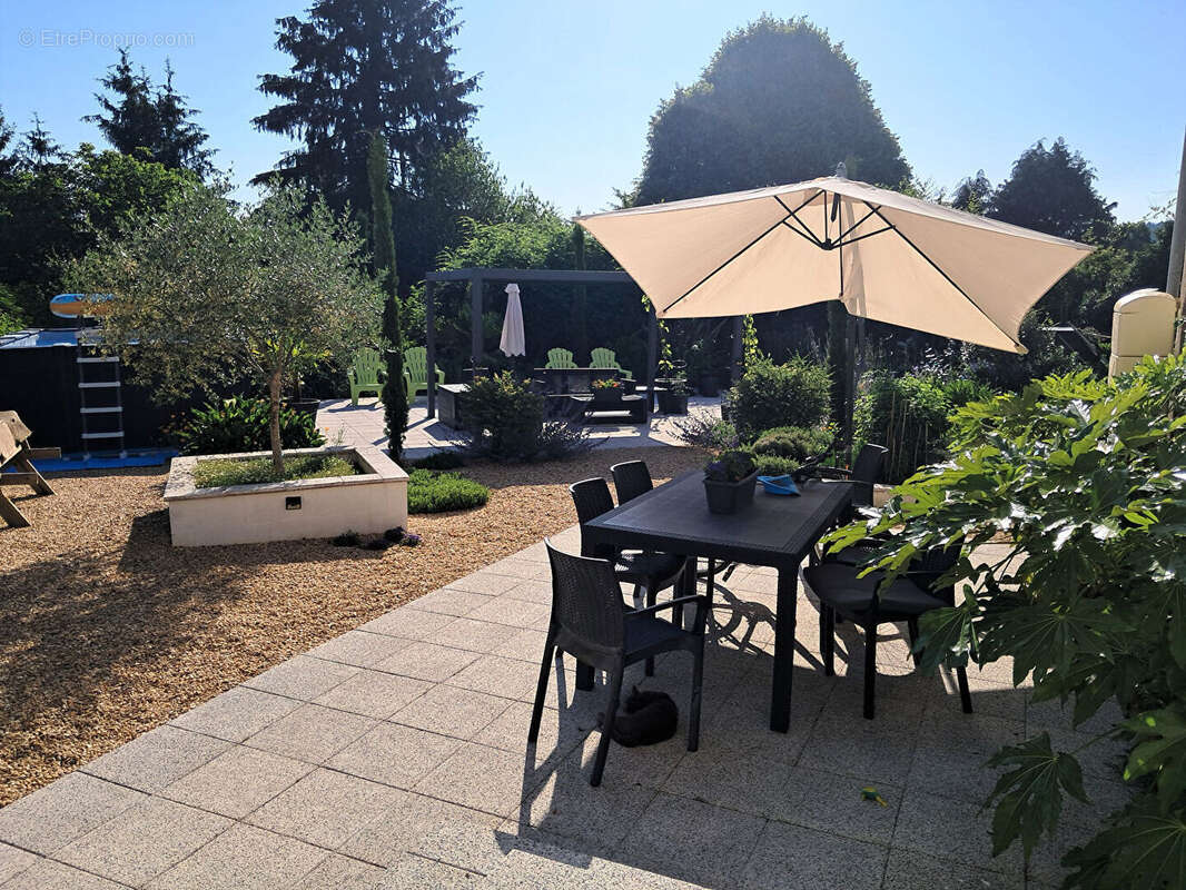 Maison à LA CHAPELLE-MONTBRANDEIX
