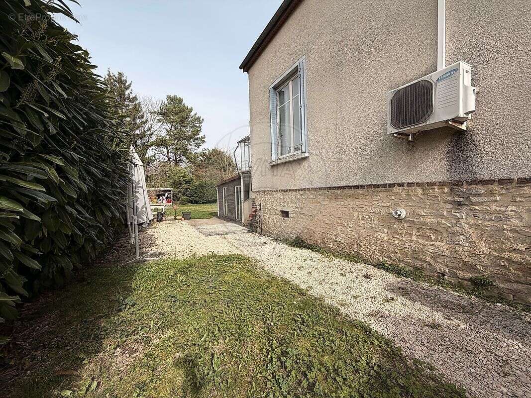 Maison à SAINT-ANDRE-LES-VERGERS