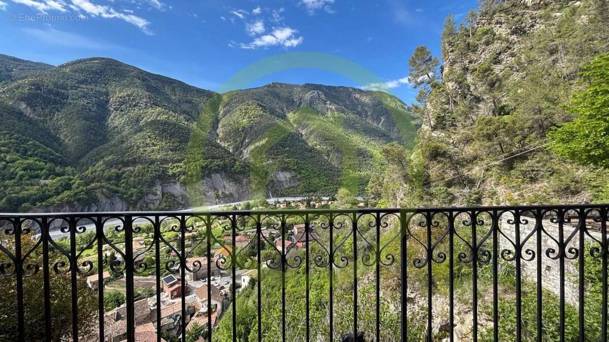 Maison à TOUET-SUR-VAR