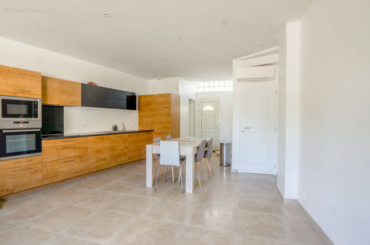 Appartement à FRESNES