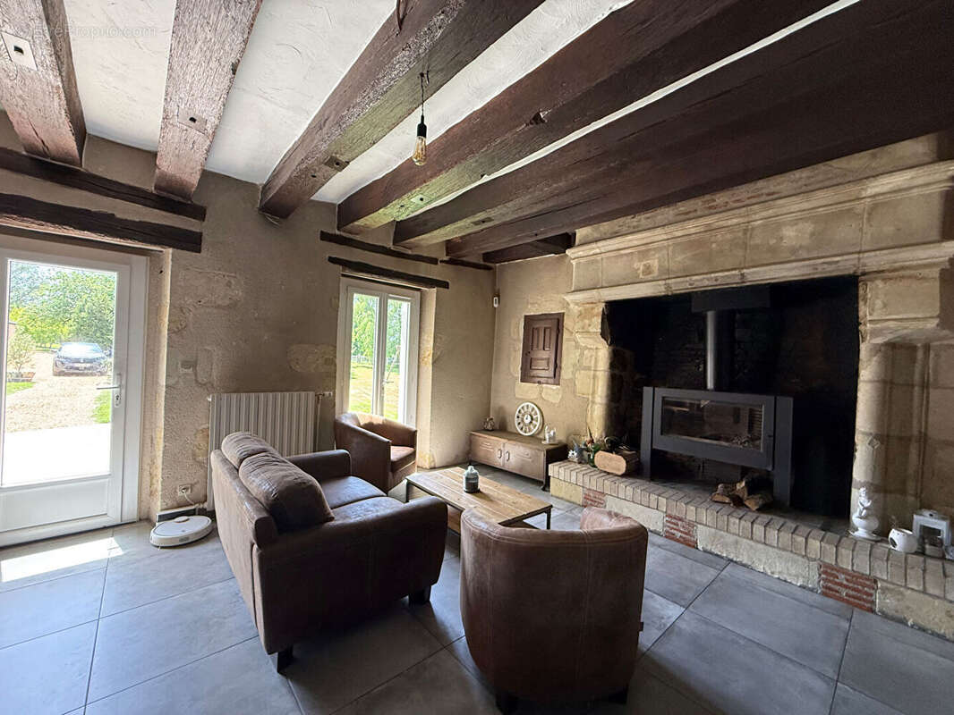 Maison à BEAUMONT-LA-RONCE