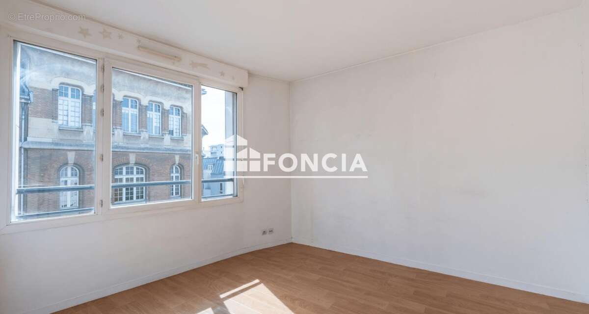 Appartement à PARIS-19E