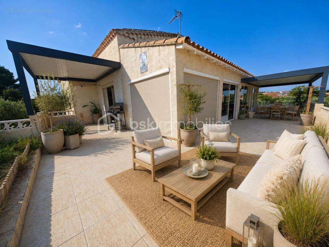 Montbazin à 20 min de Montpellier et Sète !!! – Propriété de caractère de 233 m² sur 3285 m² constructibles - photo 6