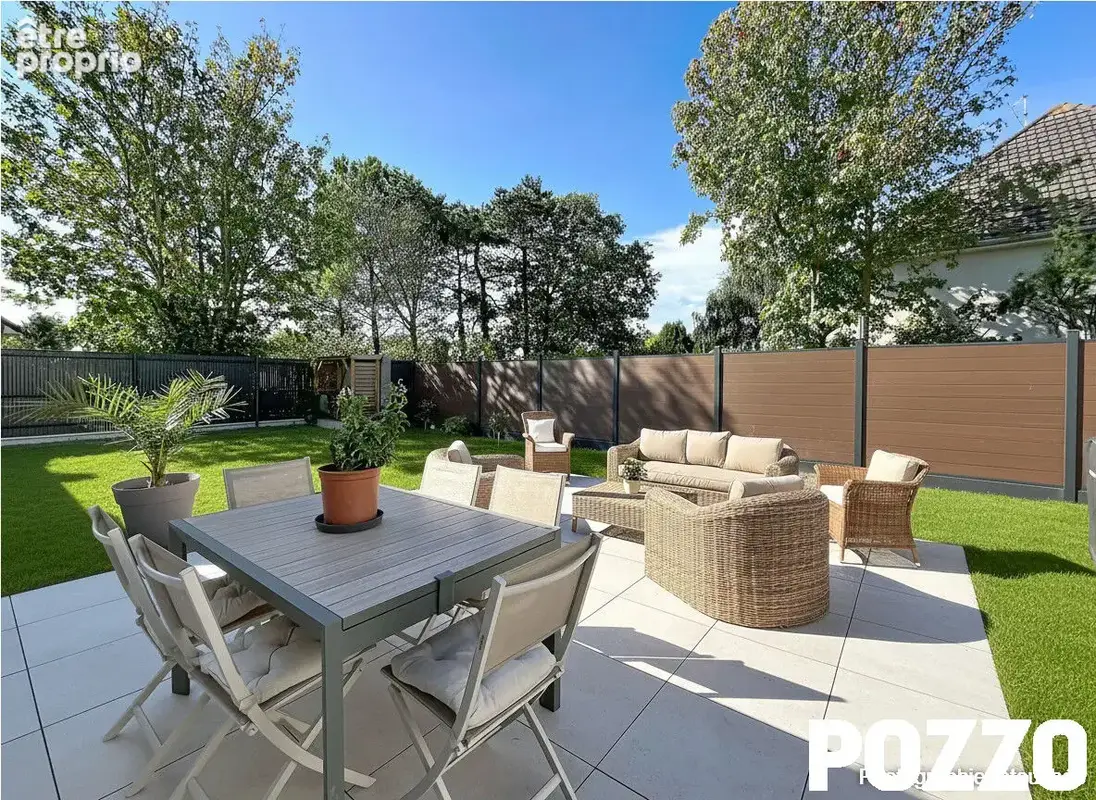 En vente à SAINT PAIR SUR MER (50380) Charmante maison entièrement rénovée de 5 pièces et 400m² de terrain - photo 2