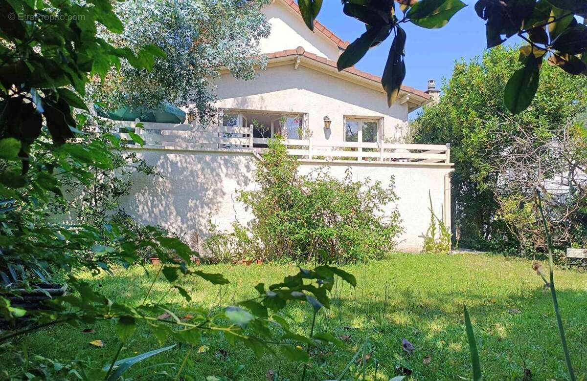 Maison à LE PERREUX-SUR-MARNE