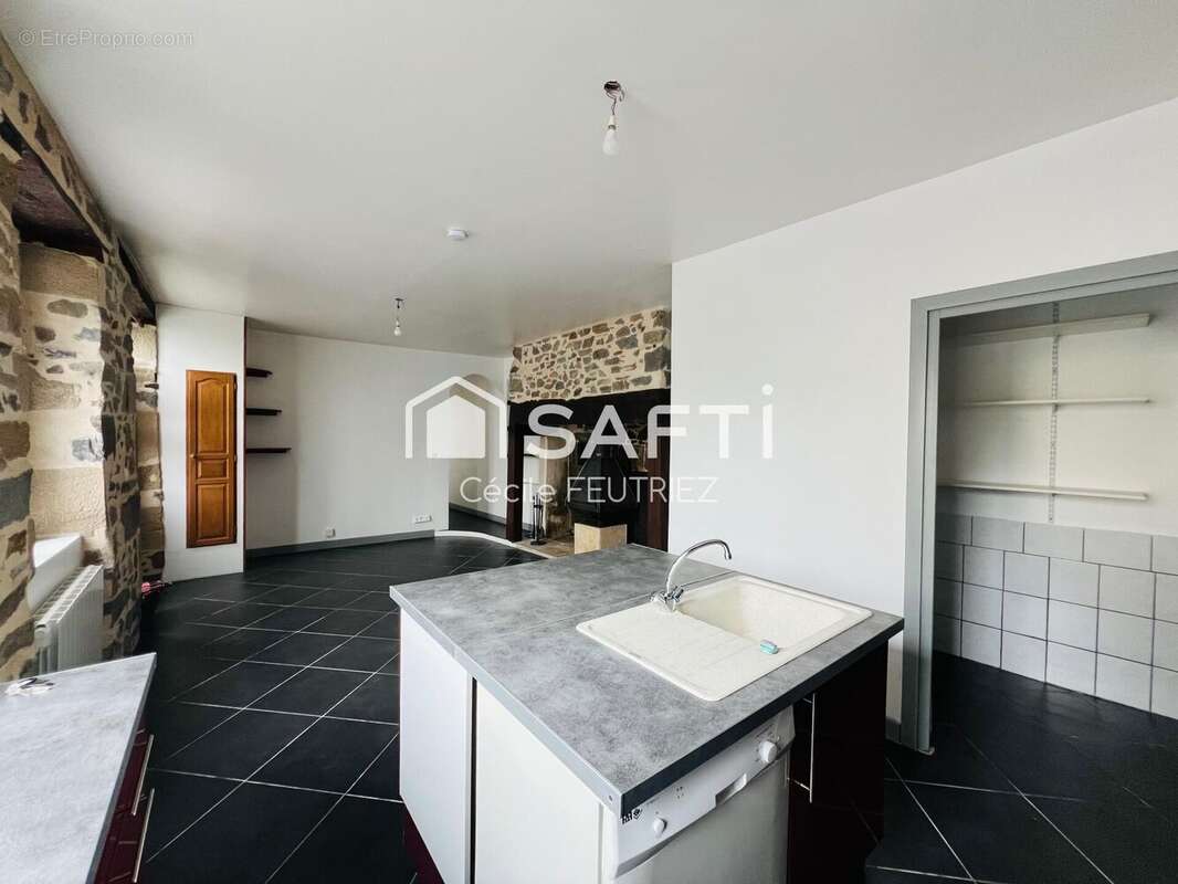 Maison 75 m² à Forges  - photo 2