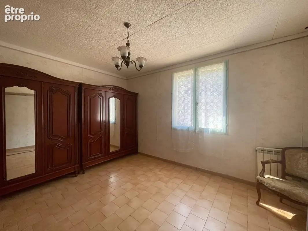 Maison composee de deux logements sur terrain de 2162m2 - photo 6