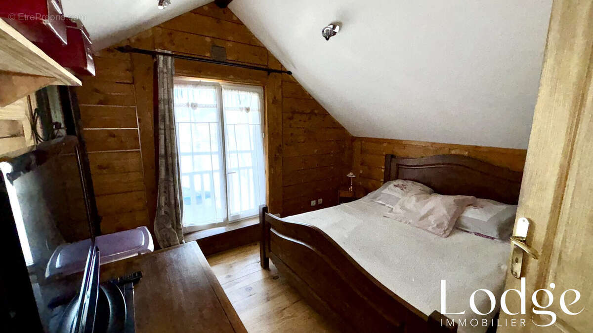 Appartement à SAINT-MARTIN-DE-QUEYRIERES