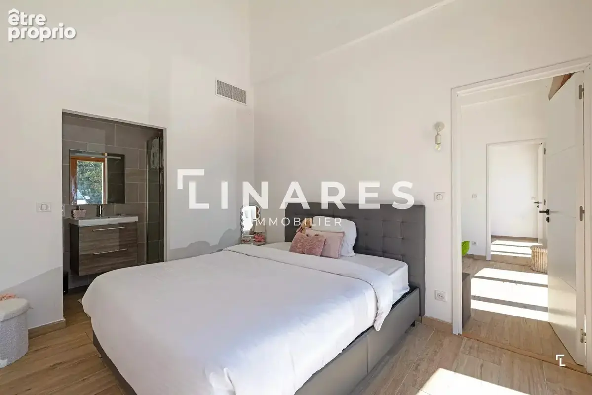 L'ICONIQUE - Villa T6 de 343m² - Dépendance - Piscine - Court de tennis - Terrain de 8000m² - 13420 GEMENOS - photo 16