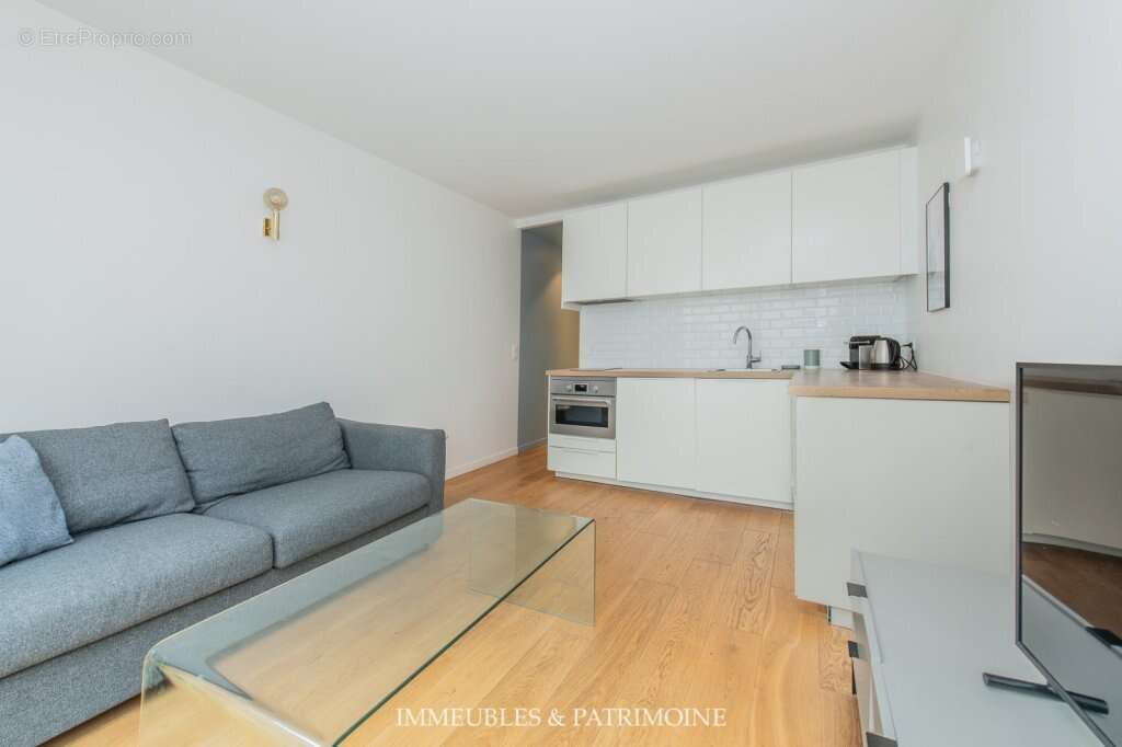 Appartement à PARIS-17E