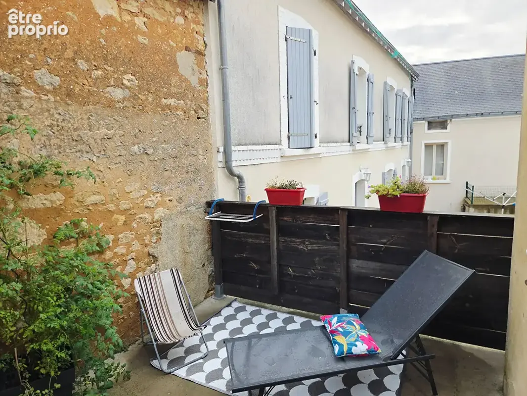 Maison de bourg rénovée avec charme et style industriel à Coulans-sur-Gée - photo 5