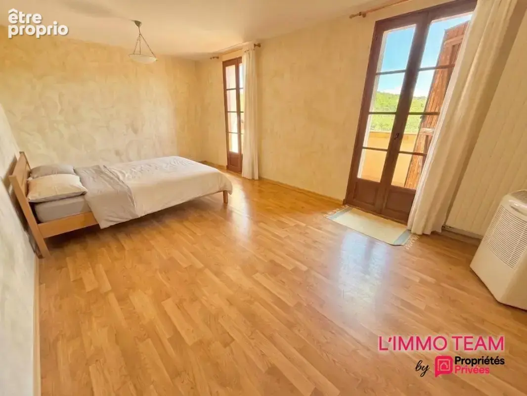 Maison 5 chambres, avec garages et piscine, sur 1.7Ha - vue imprenable - photo 15