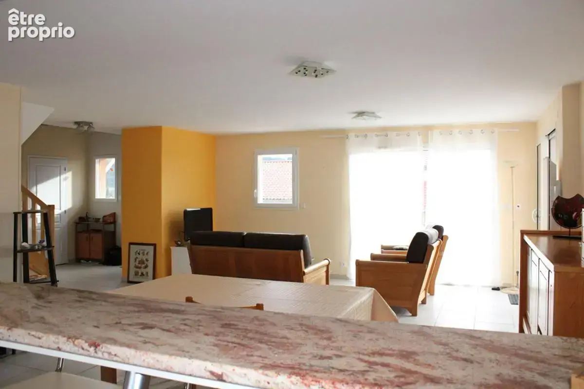 Langogne Maison  5 pièce(s) 172 m2 avec 4 chambres double garage vue dégagée - photo 9