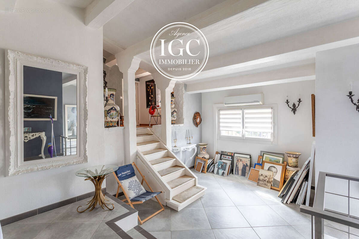 Maison à CARRY-LE-ROUET