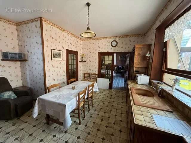 Longère en pierre blanche avec grande dépendance 150m² - photo 6