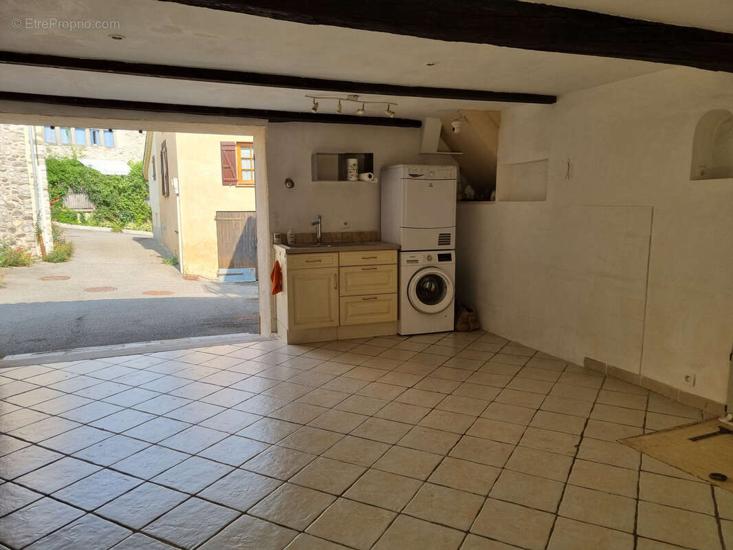 Maison de village avec garage - photo 5