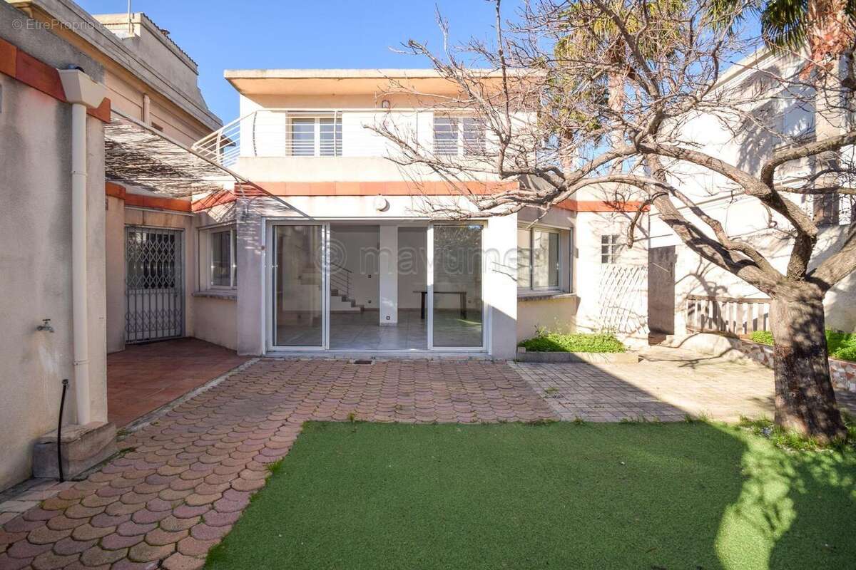 Maison familiale avec jardin, terrasses, garage St Marguerite- Dromel? 13009 Marseille n°6 - Maison à MARSEILLE-9E