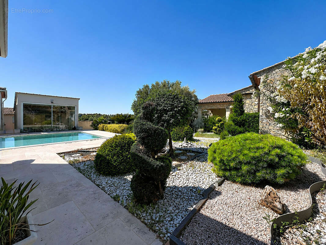 Nouveaute - nimes vacquerolles - grande villa familiale 9 pieces avec piscine - photo 7