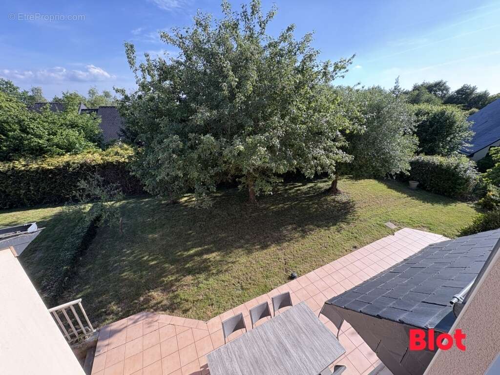 Maison à VEZIN-LE-COQUET