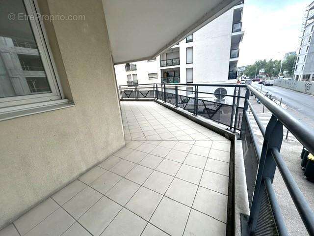 Appartement 70 m² à Lyon-7e  - photo 2