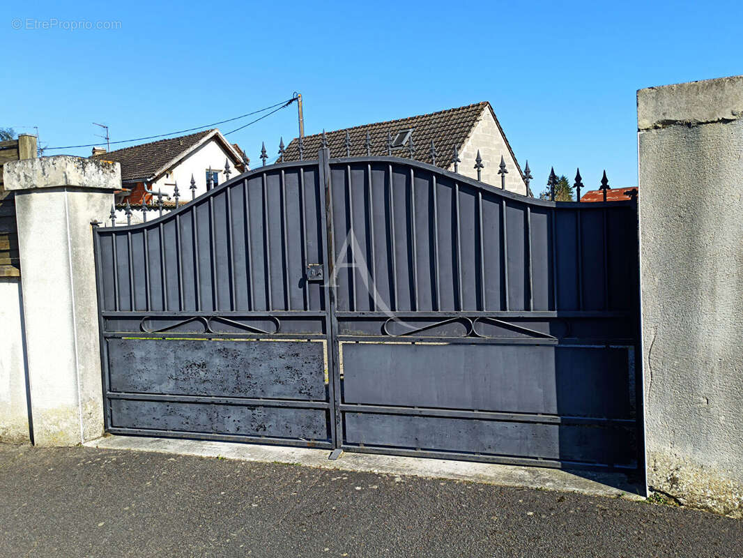 Maison à NOYERS-SUR-CHER