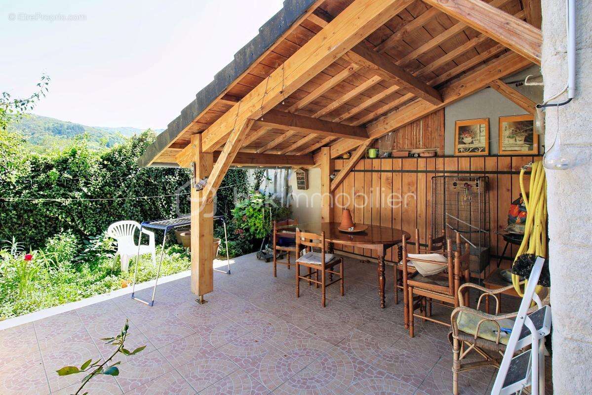 Maison à SAINT-JEAN-DU-BRUEL