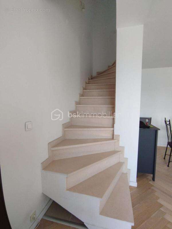 Appartement à PONTAULT-COMBAULT