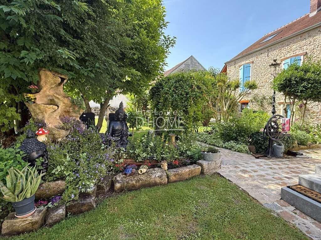 Maison à BERNAY-VILBERT