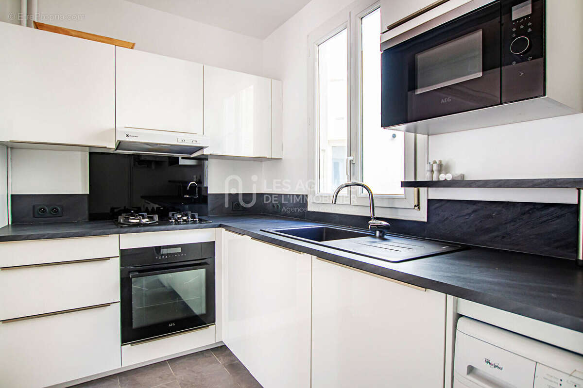 Appartement à COURBEVOIE