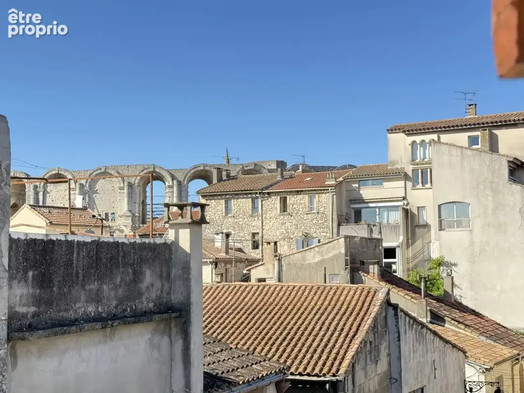 Immeuble avec balcon et terrasse. - photo 2