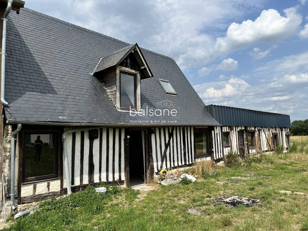 Maison à SAINT-LEGER-DU-GENNETEY