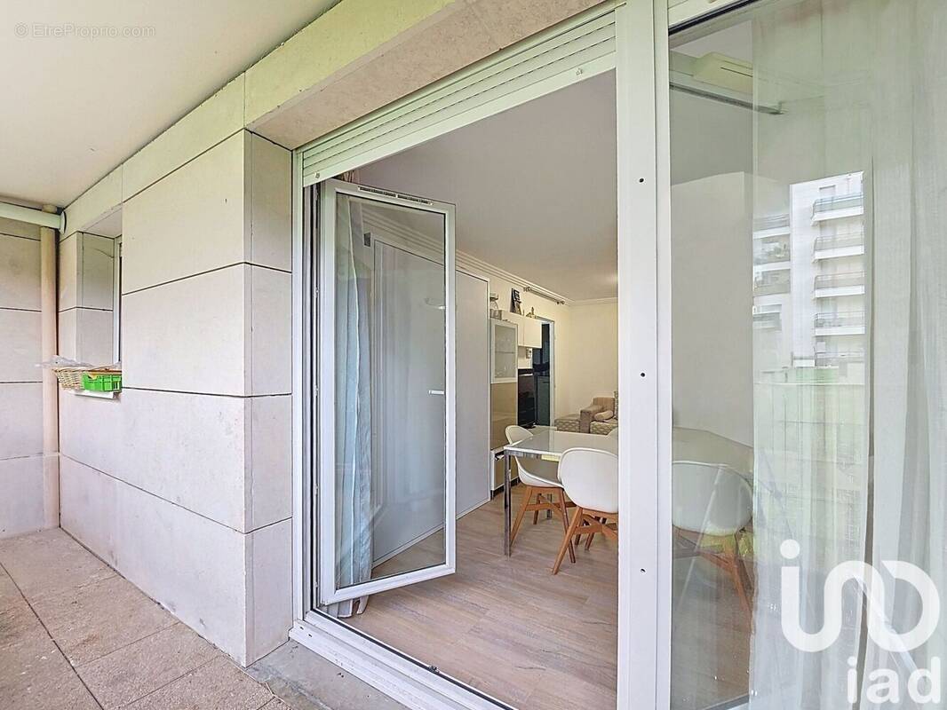 Photo 1 - Appartement à SURESNES