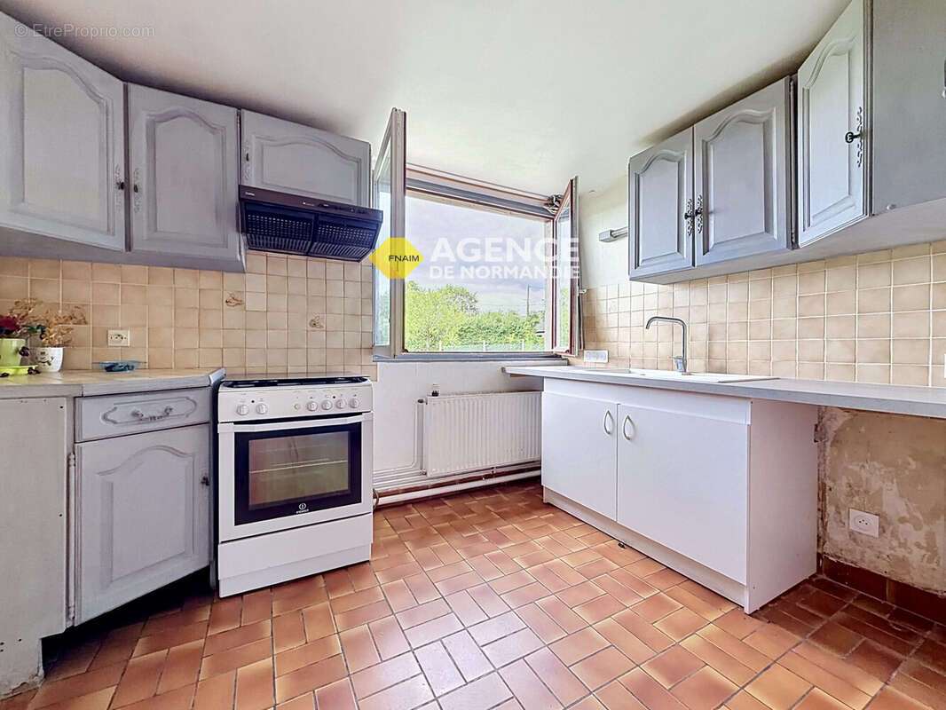 Maison à MONTREUIL-L'ARGILLE