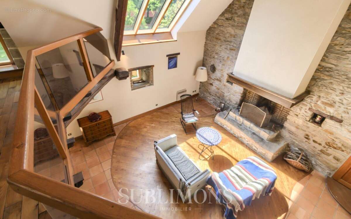 Maison à SURZUR