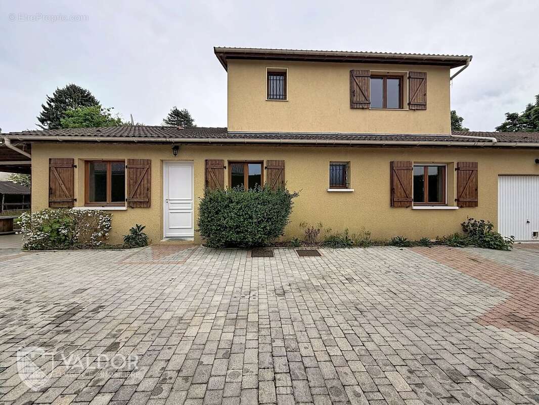 Maison à MONTMERLE-SUR-SAONE