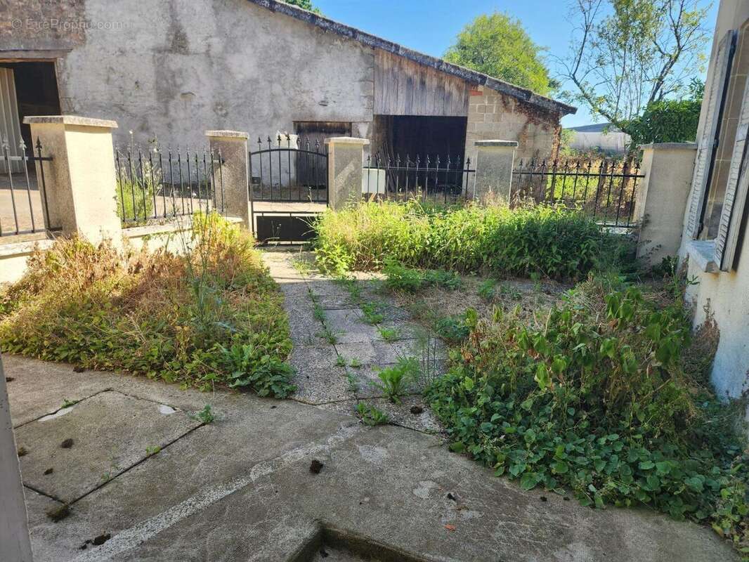 Maison à ASNIERES-SUR-BLOUR