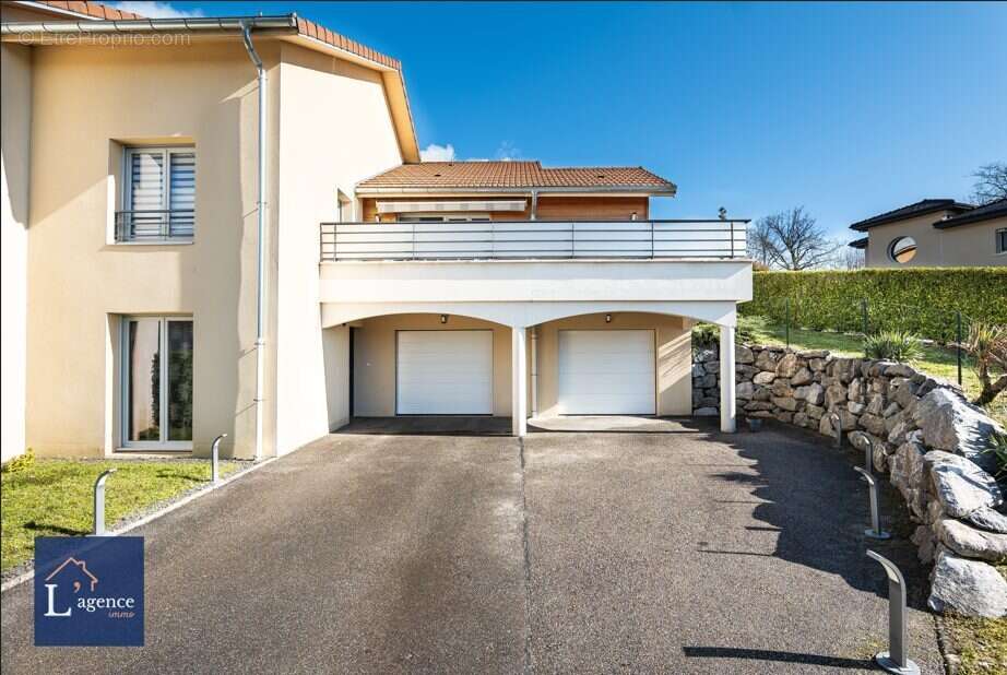 Maison à CESSY
