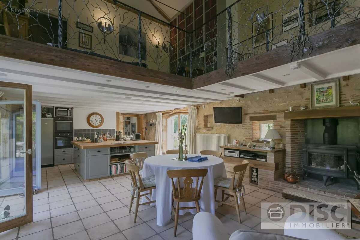 Maison à LES CABANNES