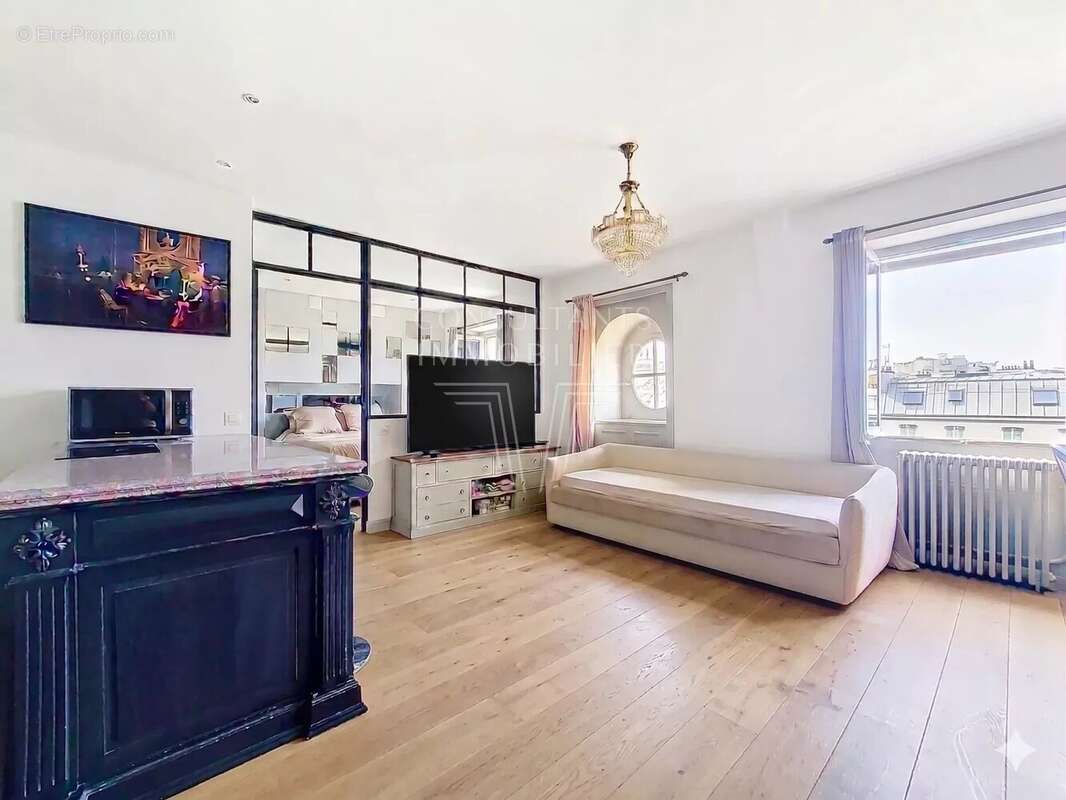 Appartement à PARIS-8E