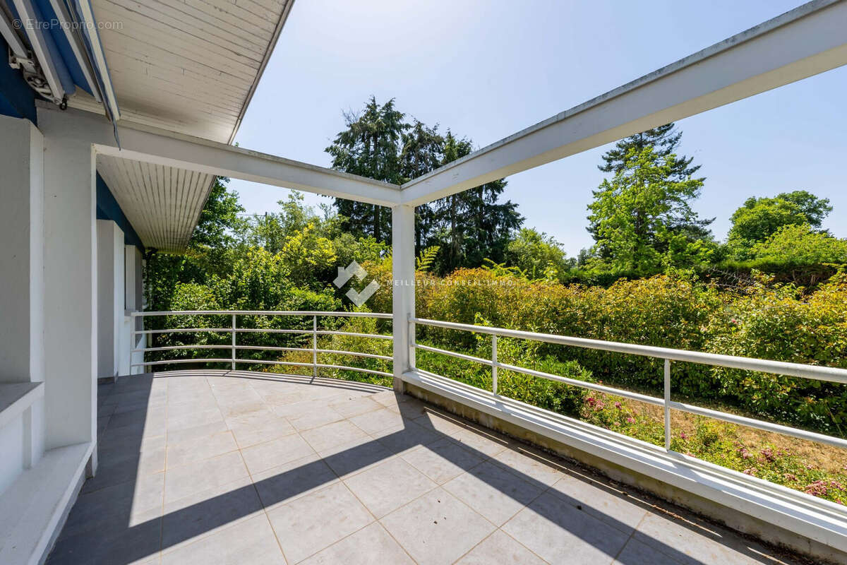 Maison 259 m² à Dammarie-Les-Lys  - photo 9