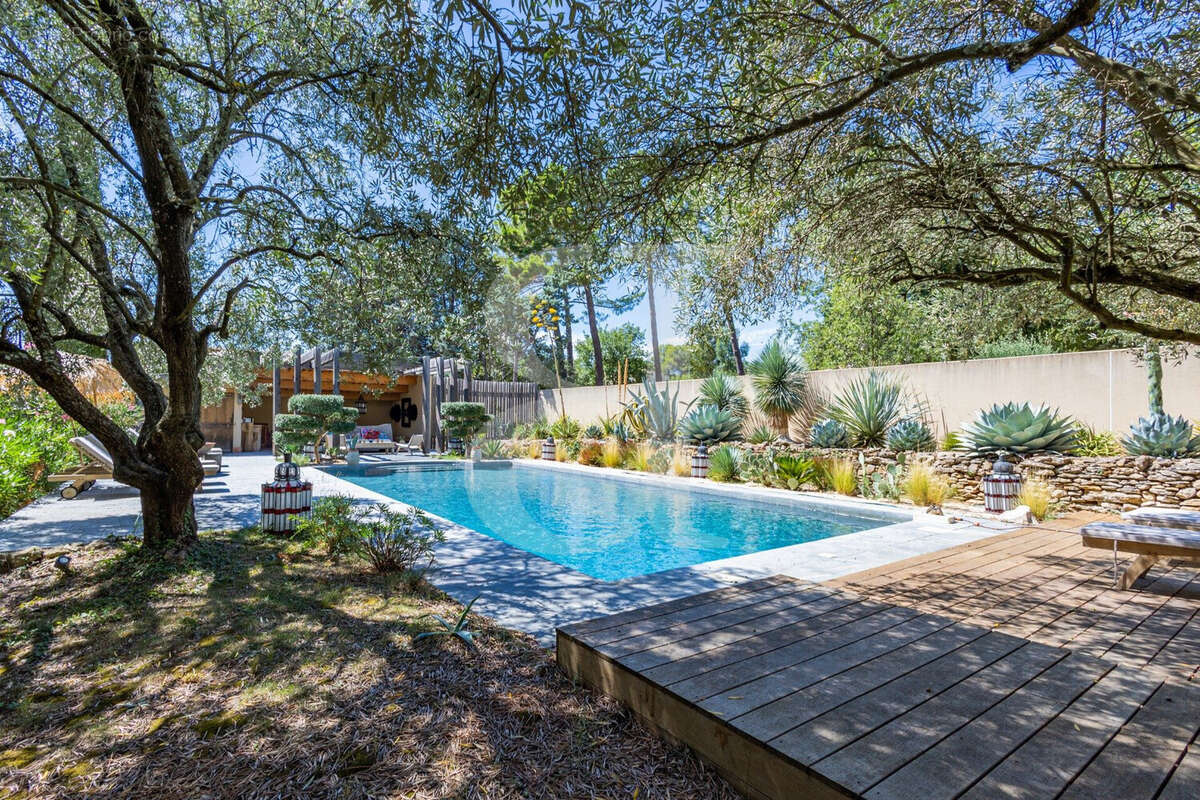 Maison à SAINTE-CECILE-LES-VIGNES