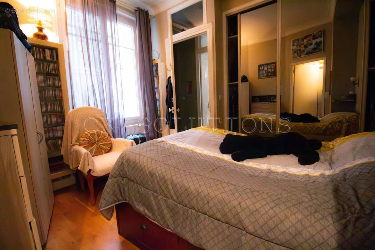 Appartement à PARIS-8E