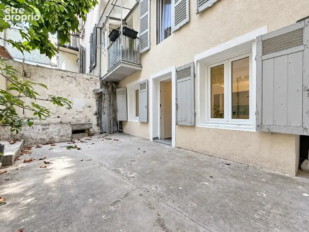 Appartement à MARSEILLE-1E
