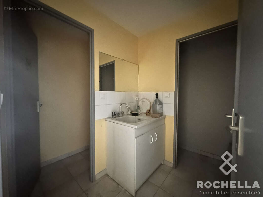 Commerce à SAINT-JEAN-D&#039;ANGELY