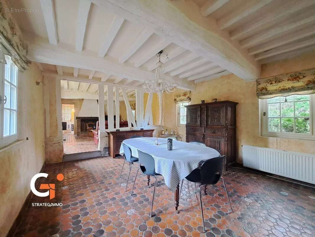 Maison à SAINT-OUEN-DE-THOUBERVILLE