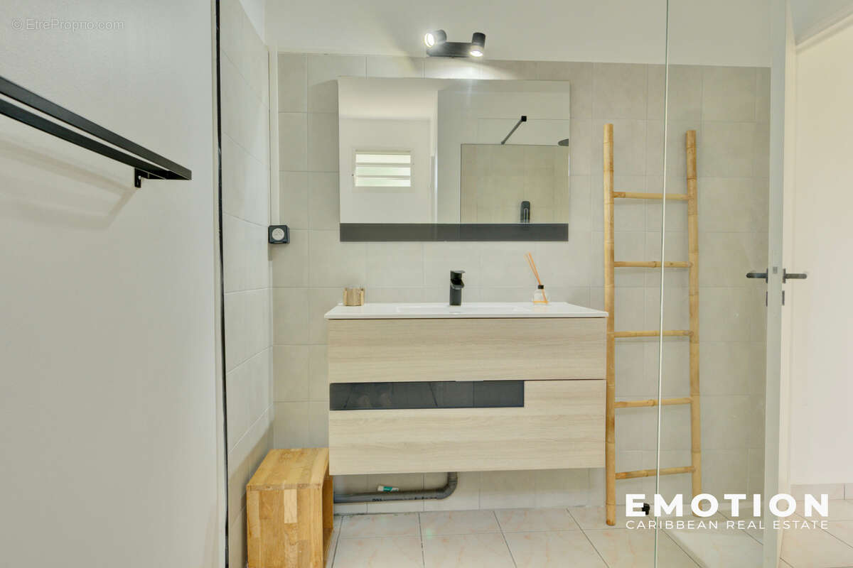 Maison à SAINTE-ROSE