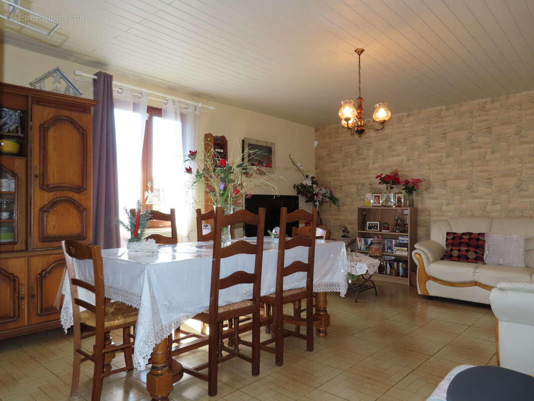 Maison à CHARVIEU-CHAVAGNEUX