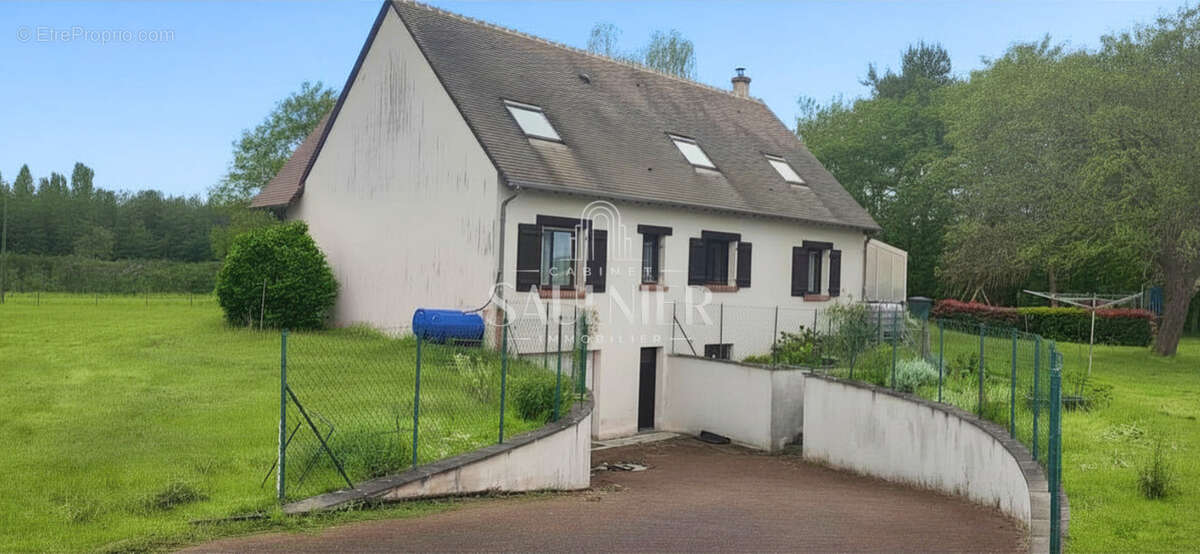 Maison à NEUVY