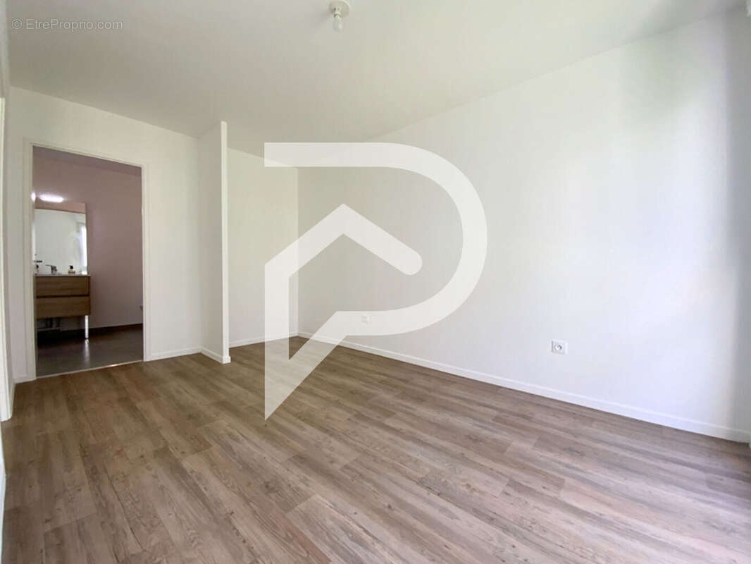 Appartement à BREUILLET