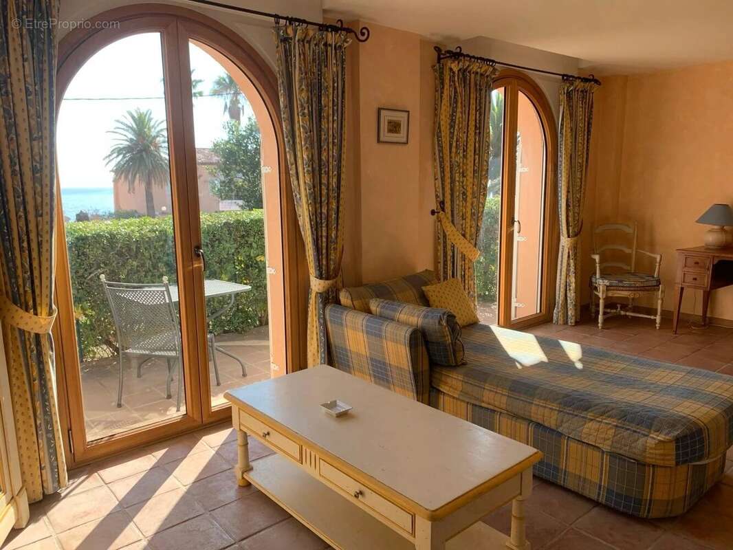 Maison à LES ISSAMBRES